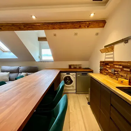 De Robert, Nid De Luxe Au Centre-ville *