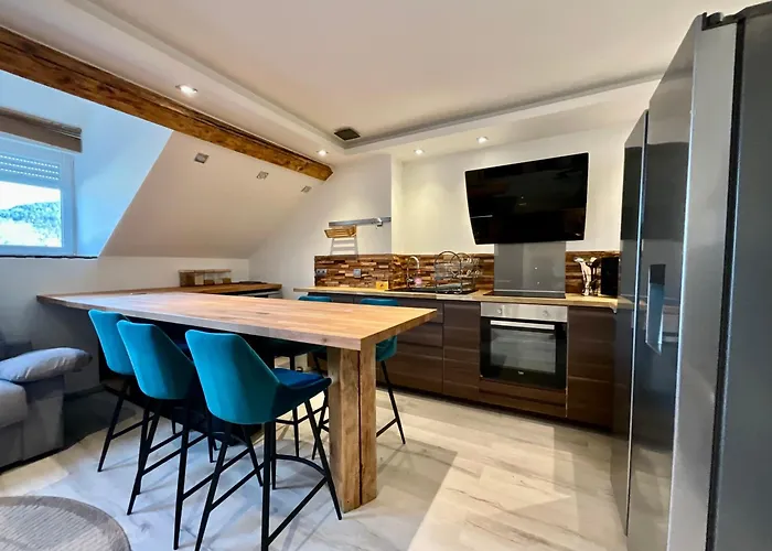 De Robert, Nid De Luxe Au Centre-ville